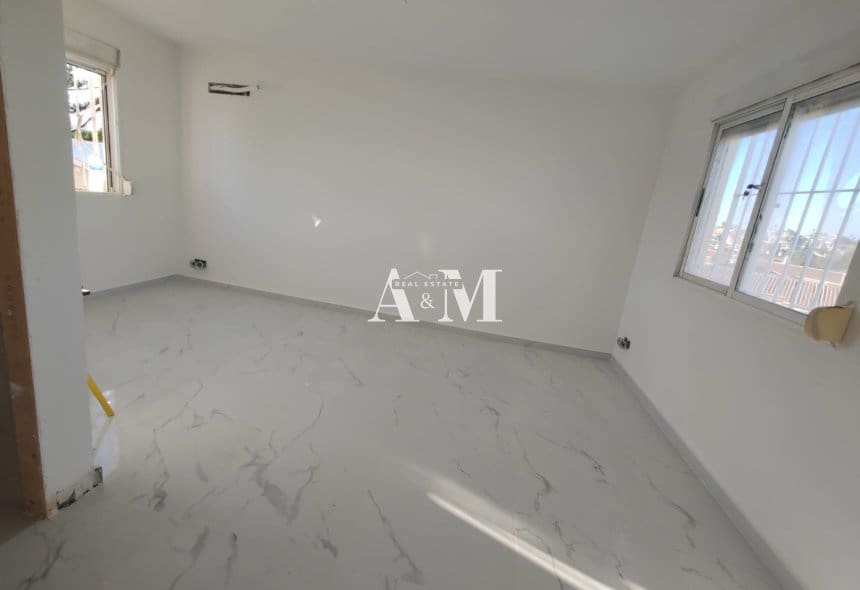4 bedroom Villa for sale in San Miguel de Salinas with pool - € 315,000 (Ref: 10169250)