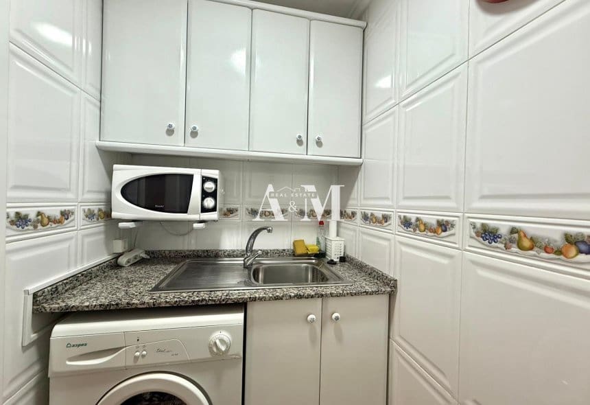 1 soveværelse Lejlighed til leje i Torrevieja - € 650 (Ref: 10169252)