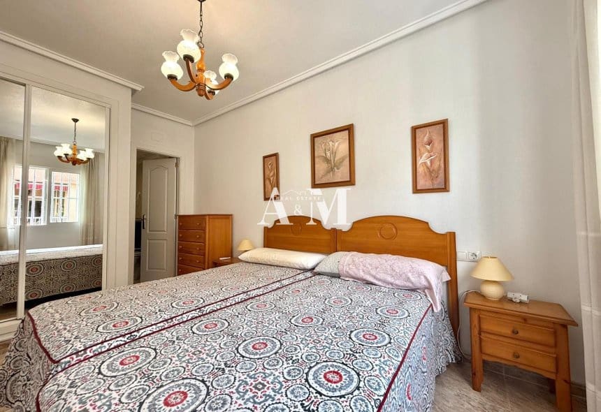 1 soveværelse Lejlighed til leje i Torrevieja - € 650 (Ref: 10169252)