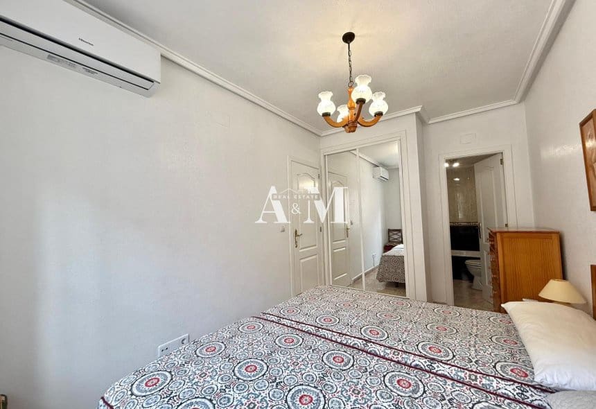 1 soveværelse Lejlighed til leje i Torrevieja - € 650 (Ref: 10169252)