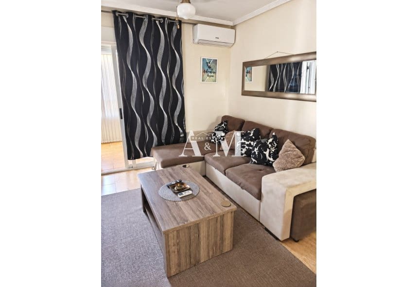 2 soveværelse Strandlejlighed til leje i Orihuela Costa med swimmingpool - € 900 (Ref: 10169253)