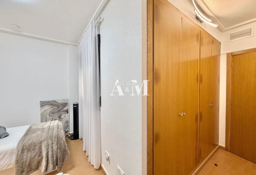 2 soveværelse Strandlejlighed til leje i Torrevieja - € 850 (Ref: 10175617)
