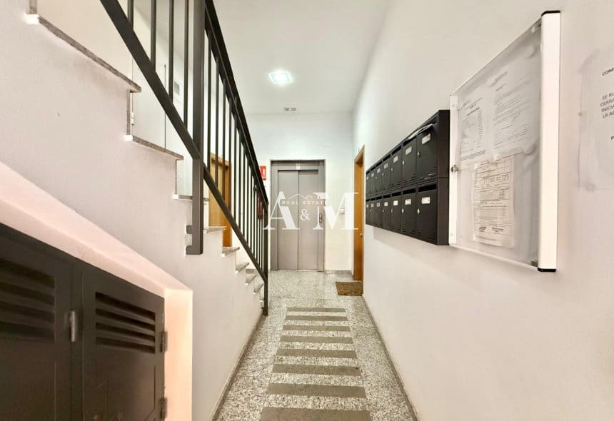 2 soveværelse Strandlejlighed til leje i Torrevieja - € 850 (Ref: 10175617)