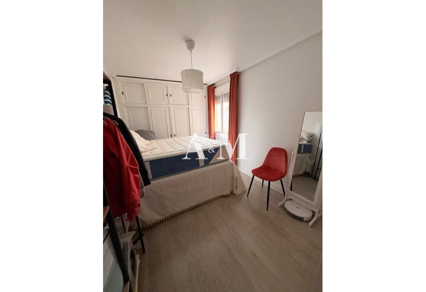 Apartamento de 2 habitaciones en Elche / Elx en alquiler con garaje - 1.100 € (Ref: 10175734)