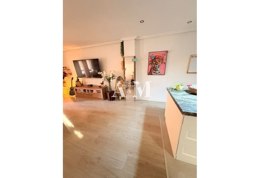 Apartamento de 2 habitaciones en Elche / Elx en alquiler con garaje - 1.100 € (Ref: 10175734)