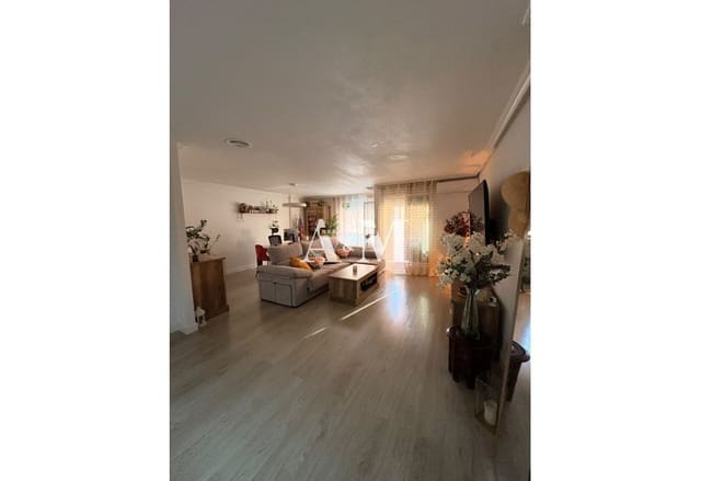 Apartamento de 2 habitaciones en Carrús Est - Camí dels Magros, Elche / Elx en alquiler con garaje - 1.100 € (Ref: 10175734)