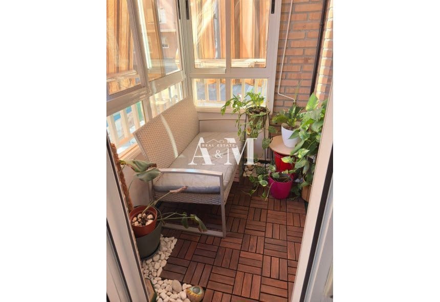Apartamento de 2 habitaciones en Elche / Elx en alquiler con garaje - 1.100 € (Ref: 10175734)