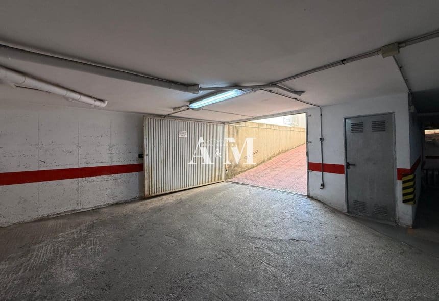Garage for rent in Torrevieja - € 100 (Ref: 10181964)