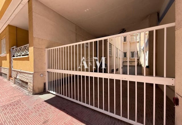 Garage for rent in Centro, Torrevieja - € 100 (Ref: 10181964)