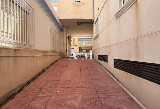 Garage for rent in Centro, Torrevieja - € 100 (Ref: 10181964)