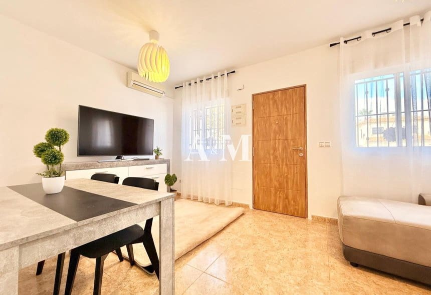 3 slaapkamer Huis te huur in Torrevieja met zwembad garage - € 1.500 (Ref: 10182090)