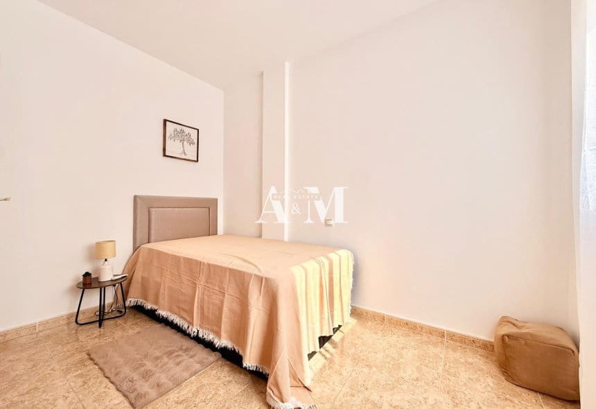 3 slaapkamer Huis te huur in Torrevieja met zwembad garage - € 1.500 (Ref: 10182090)