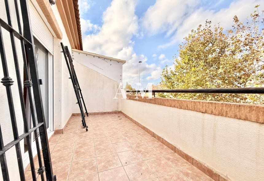 3 slaapkamer Huis te huur in Torrevieja met zwembad garage - € 1.500 (Ref: 10182090)