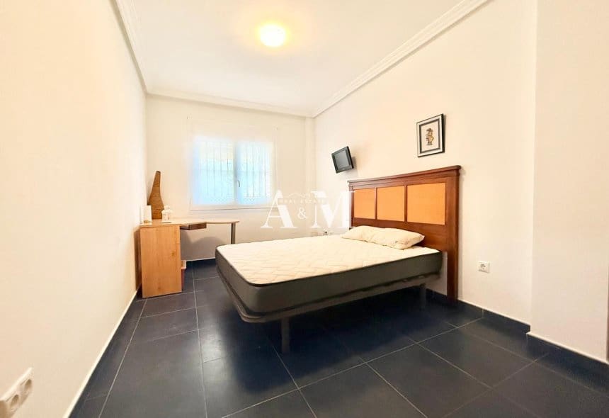4 camera da letto Villa da affittare in Torrevieja con piscina garage - 2.200 € (Rif: 10182203)
