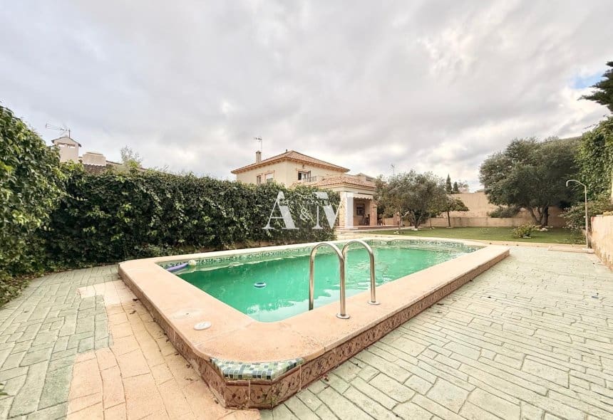 4 camera da letto Villa da affittare in Torrevieja con piscina garage - 2.200 € (Rif: 10182203)