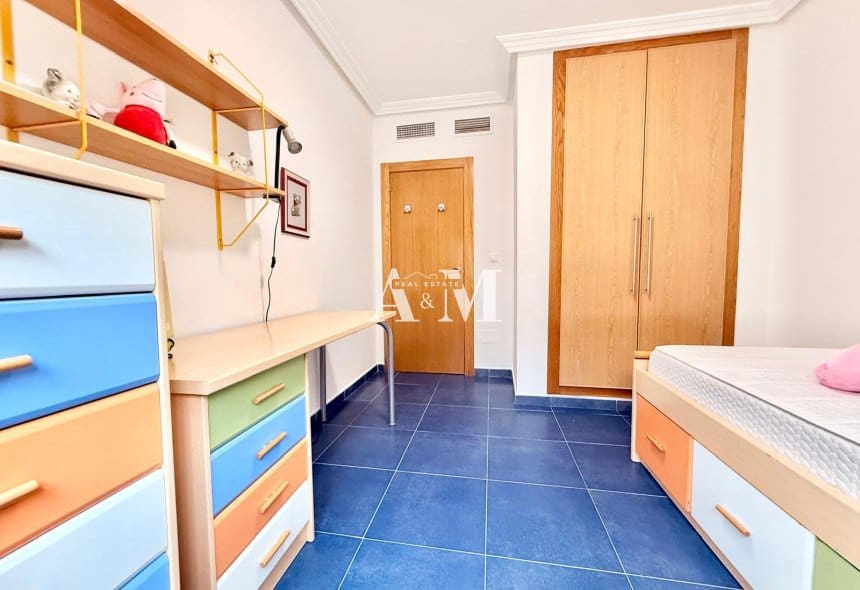 4 camera da letto Villa da affittare in Torrevieja con piscina garage - 2.200 € (Rif: 10182203)