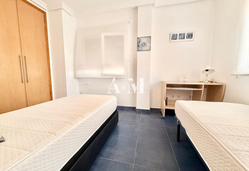 4 camera da letto Villa da affittare in Torrevieja con piscina garage - 2.200 € (Rif: 10182203)