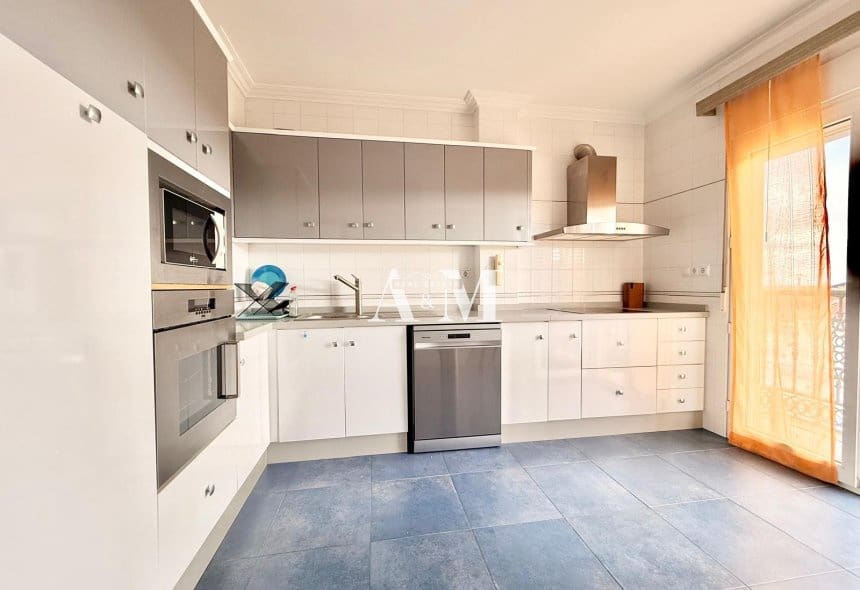 4 camera da letto Villa da affittare in Torrevieja con piscina garage - 2.200 € (Rif: 10182203)