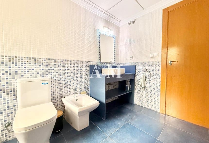 4 camera da letto Villa da affittare in Torrevieja con piscina garage - 2.200 € (Rif: 10182203)