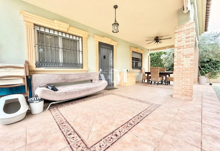 4 camera da letto Villa da affittare in Torrevieja con piscina garage - 2.200 € (Rif: 10182203)