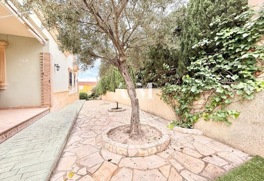 4 camera da letto Villa da affittare in Torrevieja con piscina garage - 2.200 € (Rif: 10182203)