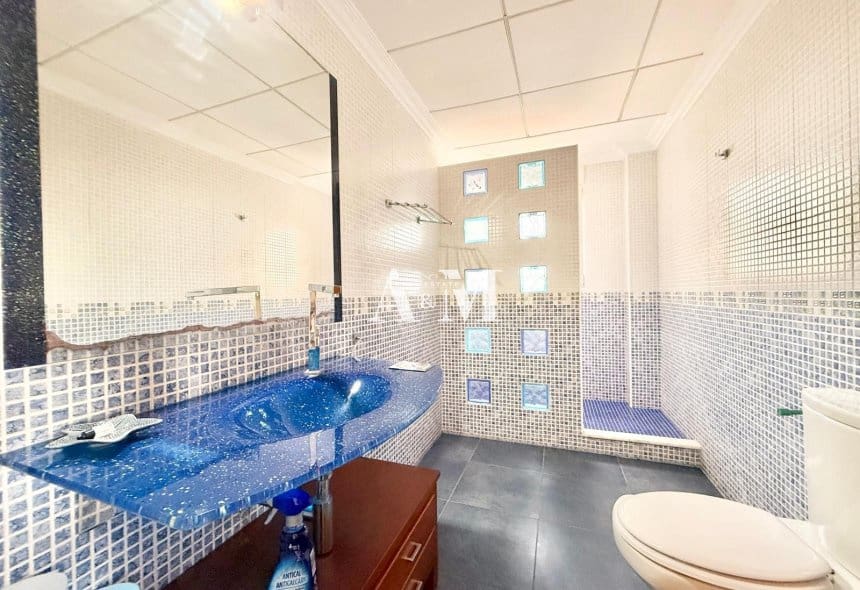 4 camera da letto Villa da affittare in Torrevieja con piscina garage - 2.200 € (Rif: 10182203)