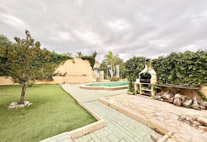 4 camera da letto Villa da affittare in Torrevieja con piscina garage - 2.200 € (Rif: 10182203)