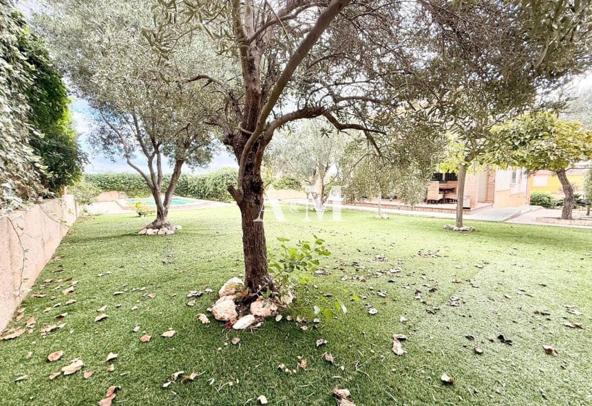 4 camera da letto Villa da affittare in Torrevieja con piscina garage - 2.200 € (Rif: 10182203)