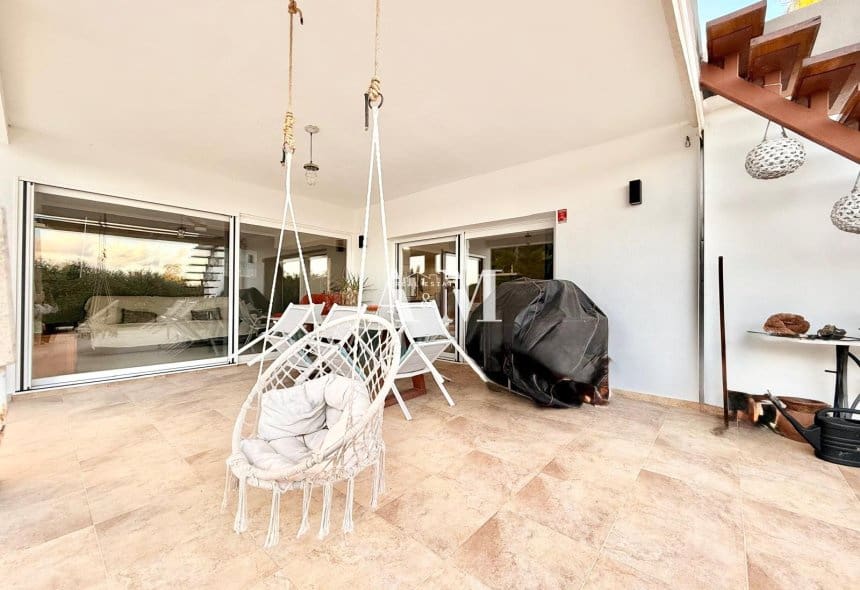 3 soveværelse Villa til leje i La Marina med swimmingpool garage - € 2.200 (Ref: 10183457)