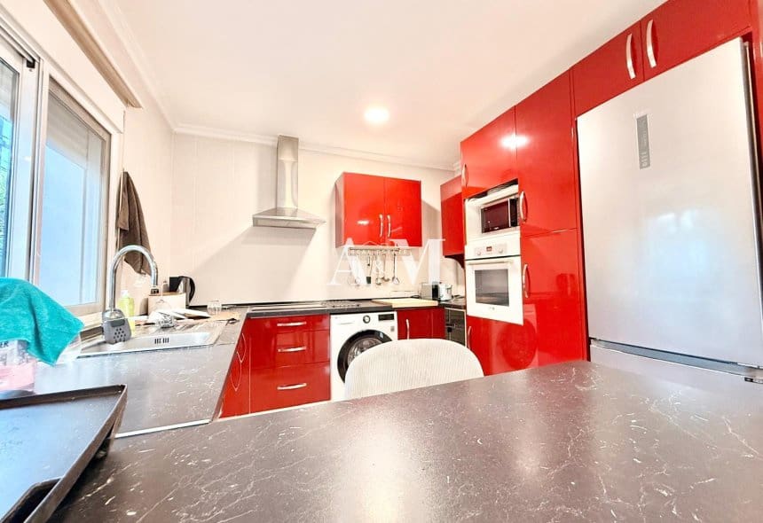 3 soveværelse Villa til leje i La Marina med swimmingpool garage - € 2.200 (Ref: 10183457)