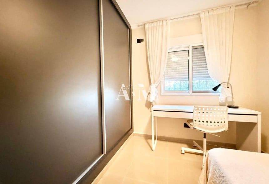 3 soveværelse Villa til leje i La Marina med swimmingpool garage - € 2.200 (Ref: 10183457)