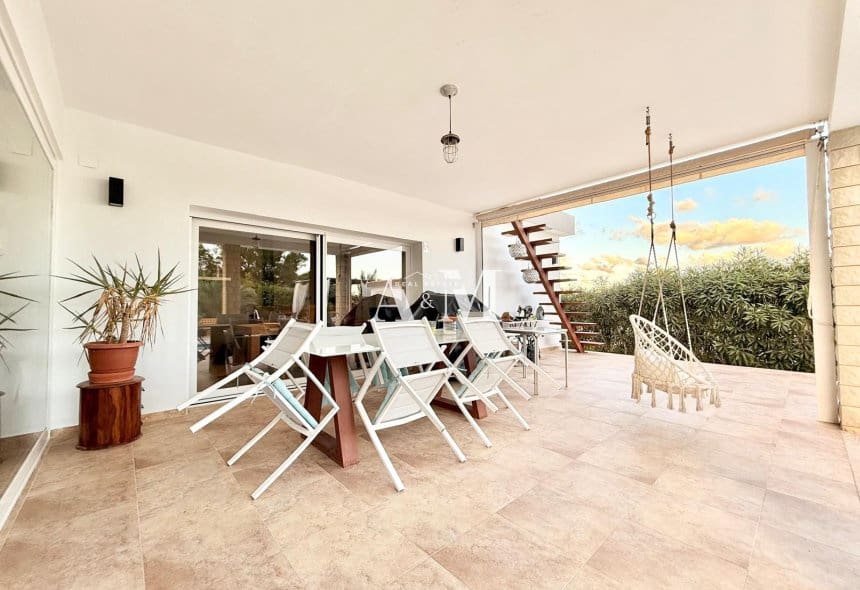3 soveværelse Villa til leje i La Marina med swimmingpool garage - € 2.200 (Ref: 10183457)
