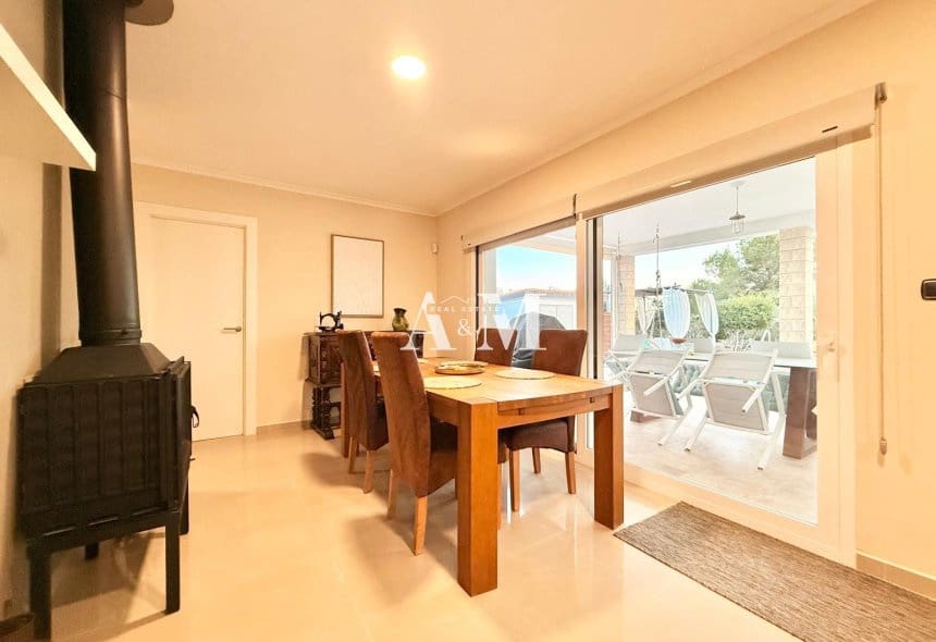 3 soveværelse Villa til leje i La Marina med swimmingpool garage - € 2.200 (Ref: 10183457)