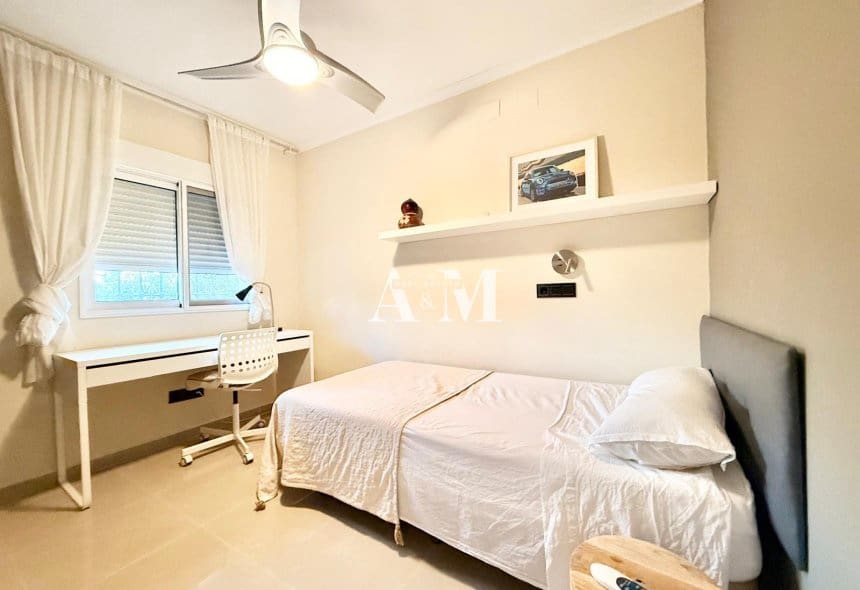 3 soveværelse Villa til leje i La Marina med swimmingpool garage - € 2.200 (Ref: 10183457)