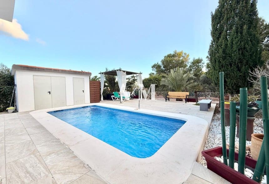 3 soveværelse Villa til leje i La Marina med swimmingpool garage - € 2.200 (Ref: 10183457)