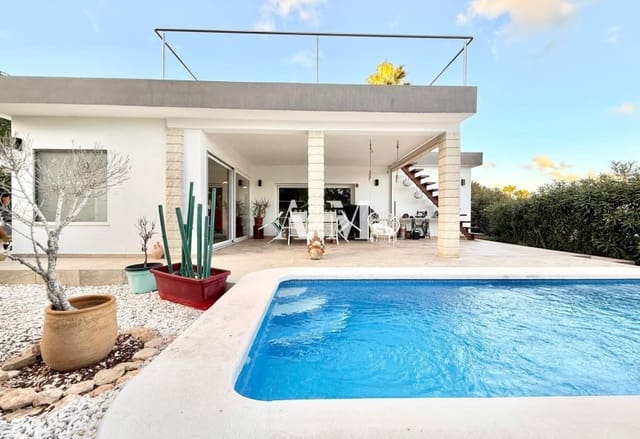 3 soveværelse Villa til leje i La Marina, Elche / Elx med swimmingpool garage - € 2.200 (Ref: 10183457)