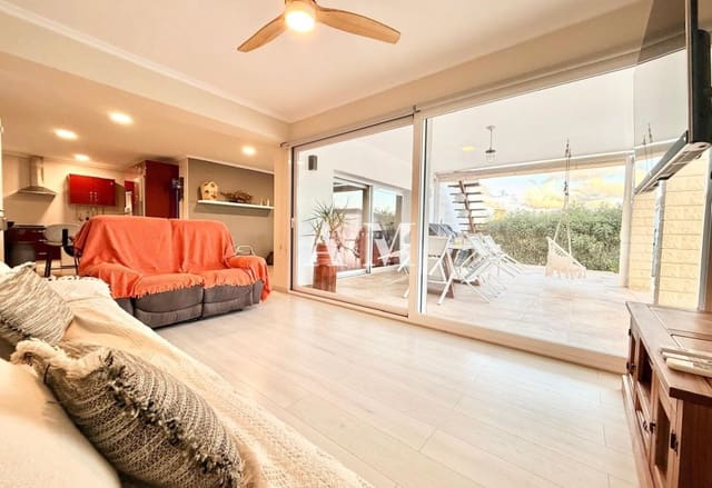 3 soveværelse Villa til leje i La Marina, Elche / Elx med swimmingpool garage - € 2.200 (Ref: 10183457)