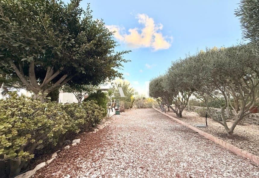 3 soveværelse Villa til leje i La Marina med swimmingpool garage - € 2.200 (Ref: 10183457)