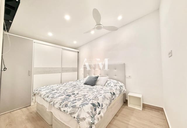 1 soveværelse Byhus til leje i El Chaparral, Torrevieja med swimmingpool - € 800 (Ref: 10183458)