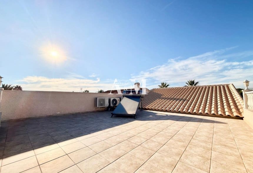 1 quarto Casa em Banda para arrendar em El Chaparral com piscina - 800 € (Ref: 10183458)