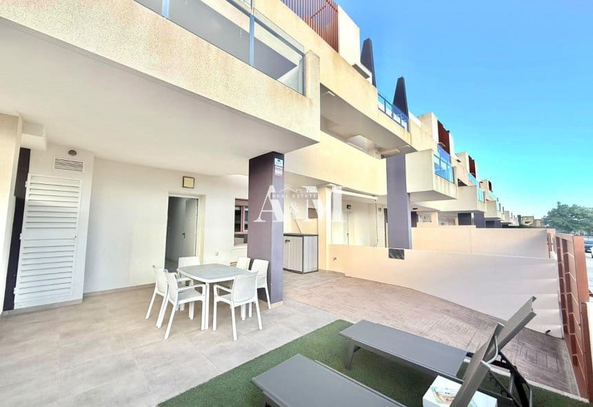 2 soverom Strandleiligheter til leie i Pilar de la Horadada med svømmebasseng - € 1 050 (Ref: 10183460)