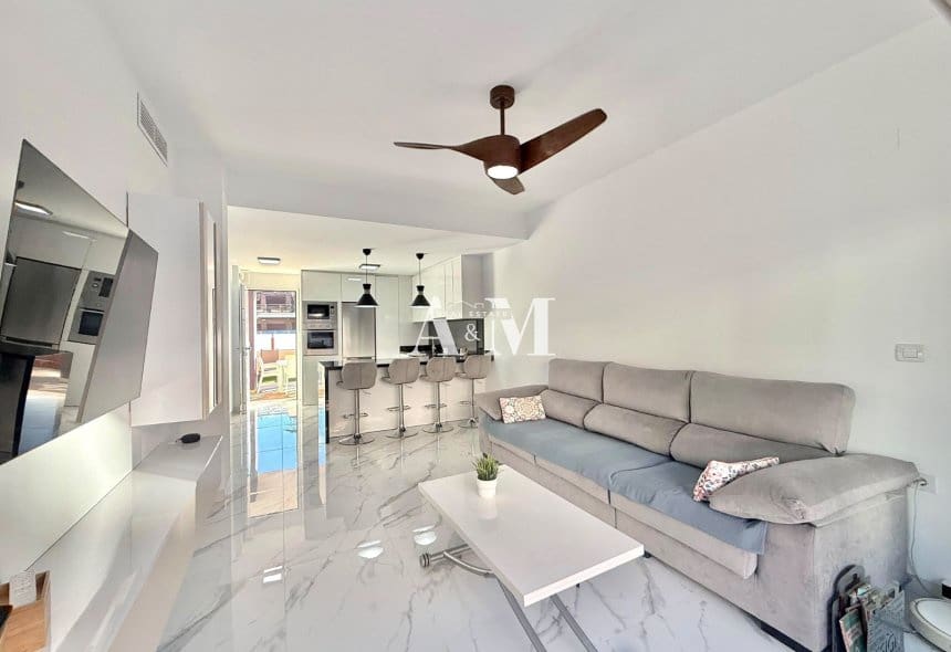 2 soverom Strandleiligheter til leie i Pilar de la Horadada med svømmebasseng - € 1 050 (Ref: 10183460)