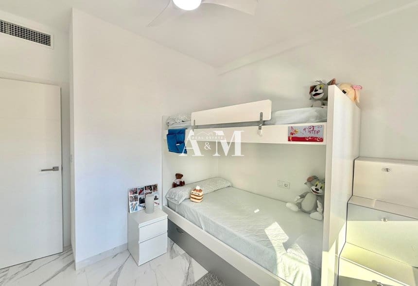 2 soverom Strandleiligheter til leie i Pilar de la Horadada med svømmebasseng - € 1 050 (Ref: 10183460)