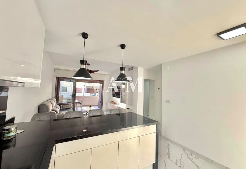2 soverom Strandleiligheter til leie i Pilar de la Horadada med svømmebasseng - € 1 050 (Ref: 10183460)