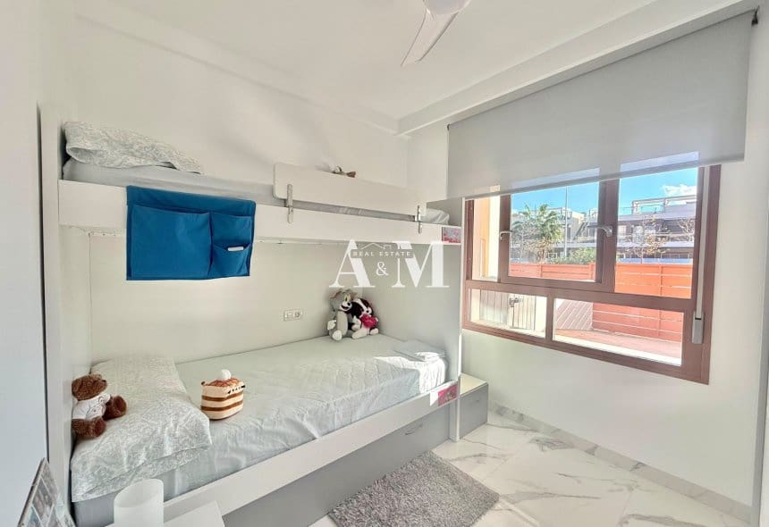 2 soverom Strandleiligheter til leie i Pilar de la Horadada med svømmebasseng - € 1 050 (Ref: 10183460)