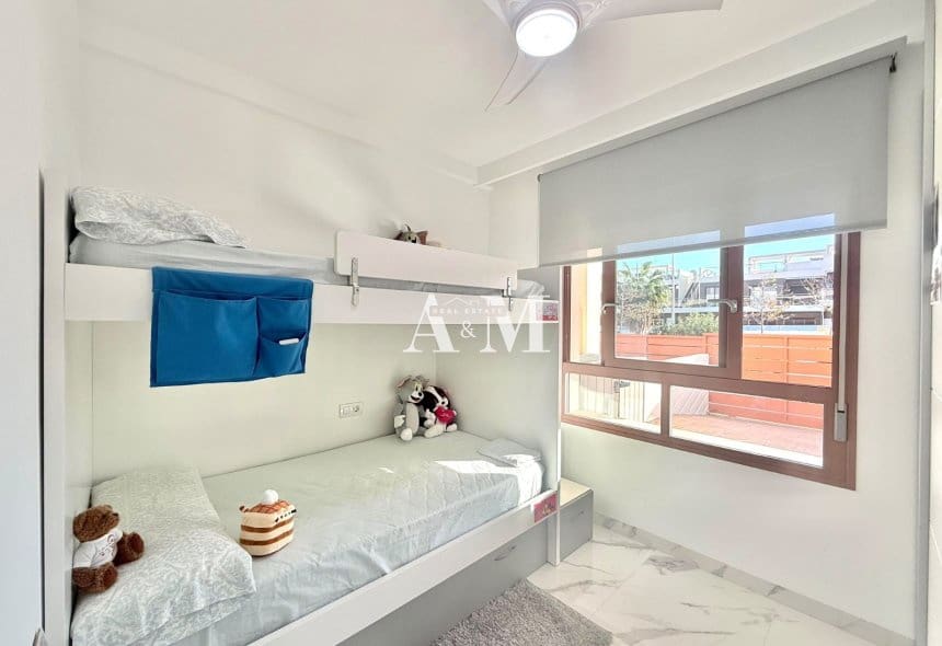 2 soverom Strandleiligheter til leie i Pilar de la Horadada med svømmebasseng - € 1 050 (Ref: 10183460)