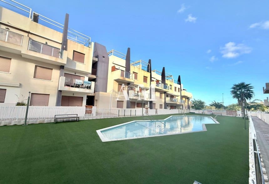 2 soverom Strandleiligheter til leie i Pilar de la Horadada med svømmebasseng - € 1 050 (Ref: 10183460)