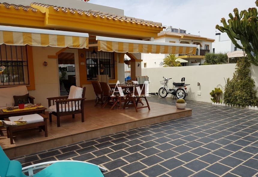 Villa/Maison de 3 chambres à louer à Pilar de la Horadada avec piscine garage - 1 300 € (Ref: 10183649)