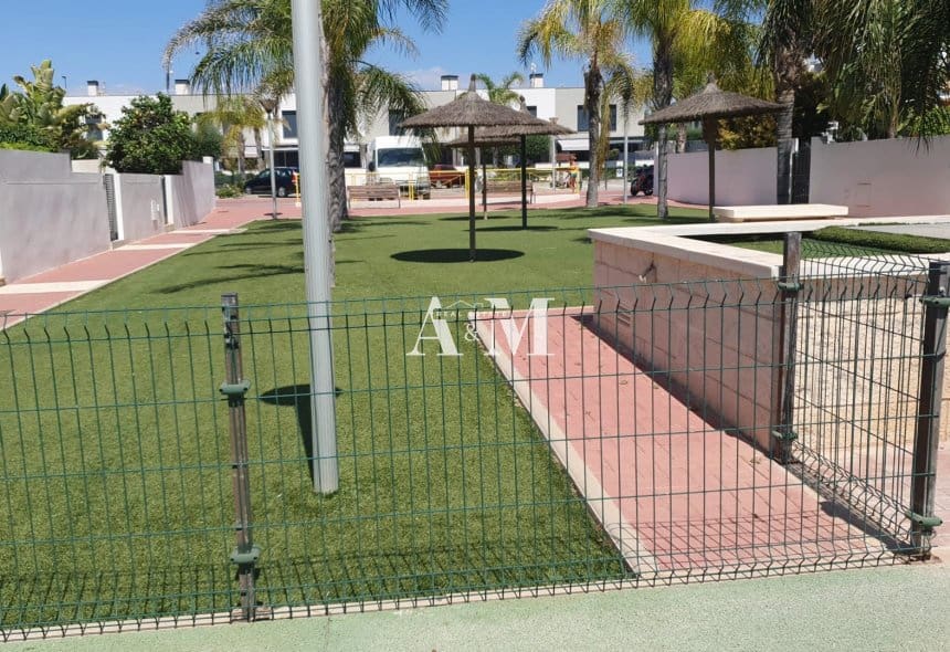 Villa/Maison de 3 chambres à louer à Pilar de la Horadada avec piscine garage - 1 300 € (Ref: 10183649)