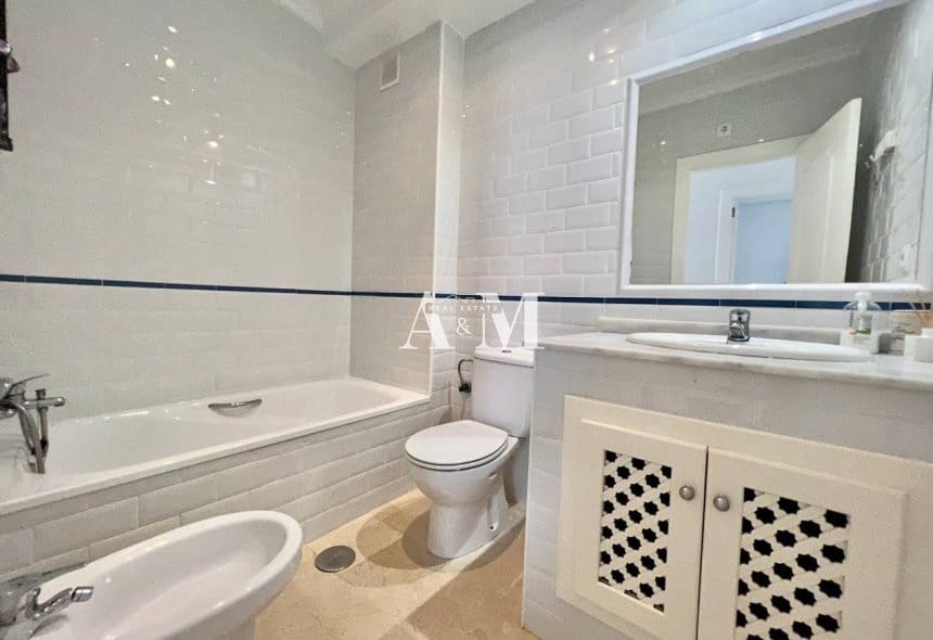 2 soveværelse Bungalow til leje i Villamartin med swimmingpool - € 900 (Ref: 10183853)